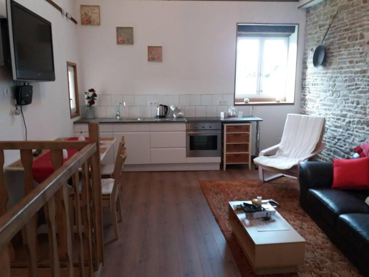Mortain-Bocage - 2-Bed Wisteria Cottage - Sleeps 4 Notre-Dame-du-Touchet Kültér fotó