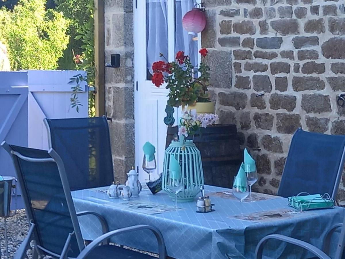 Mortain-Bocage - 2-Bed Wisteria Cottage - Sleeps 4 Notre-Dame-du-Touchet Kültér fotó